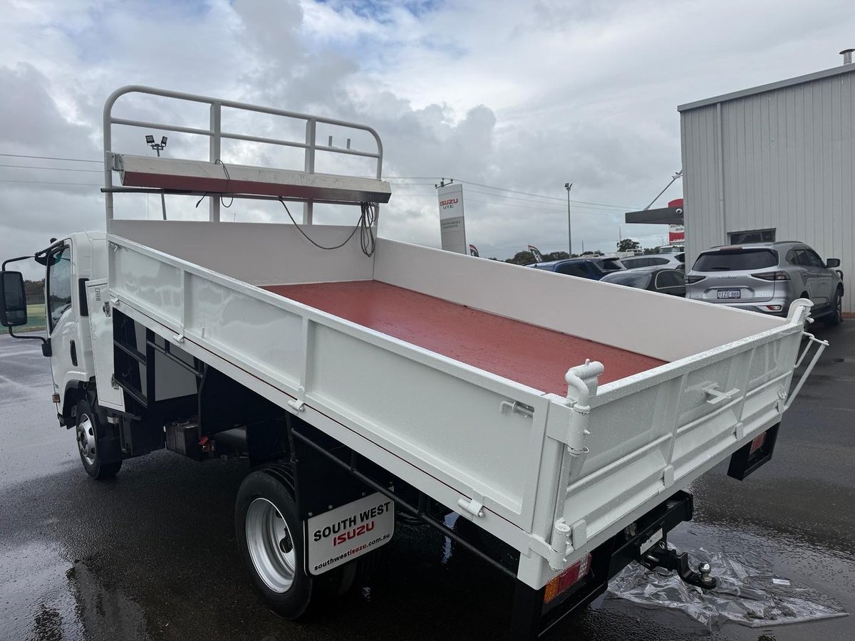 2016 Isuzu N Series NPR 65/45-190 image 12