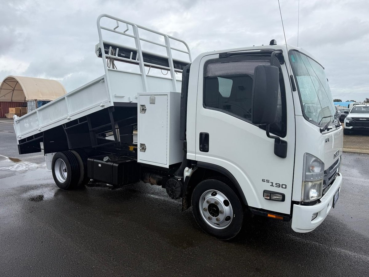 2016 Isuzu N Series NPR 65/45-190 image 9