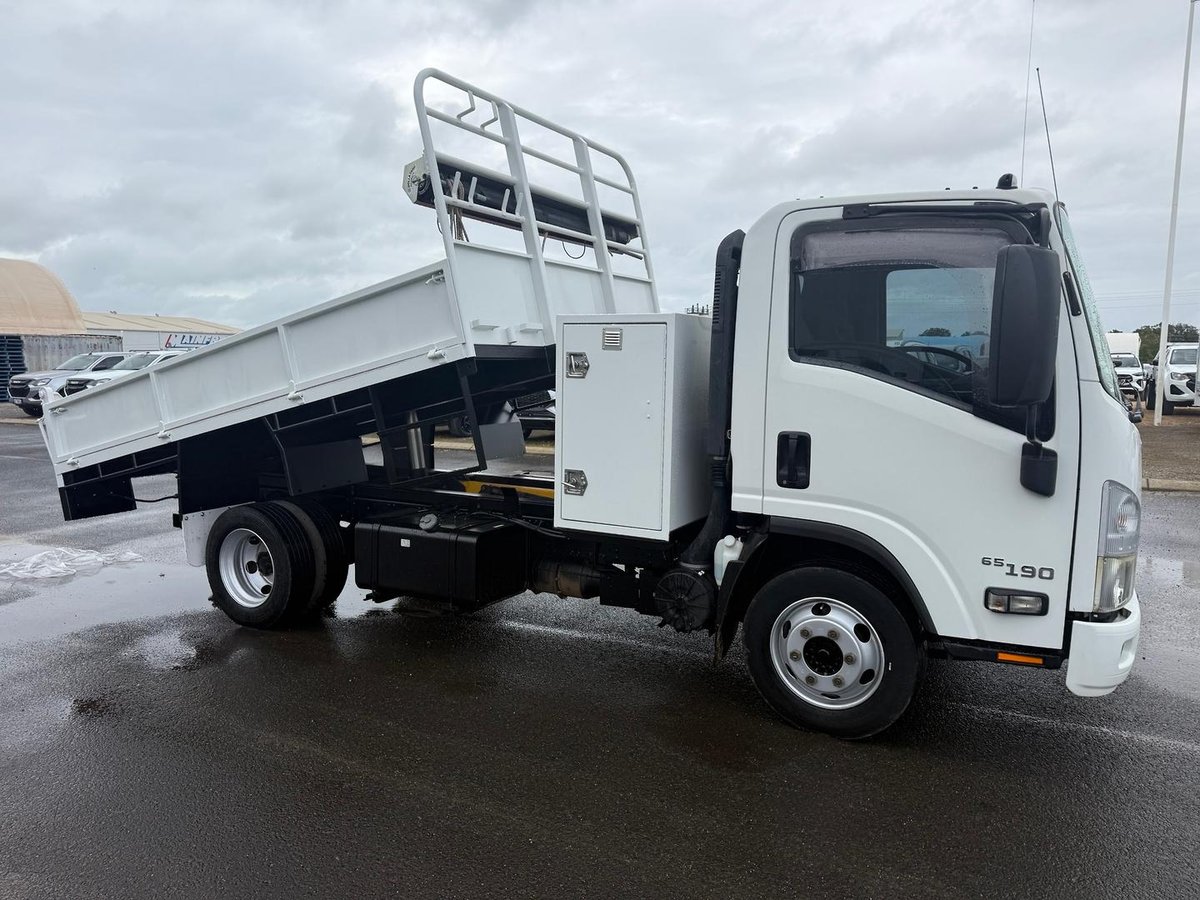 2016 Isuzu N Series NPR 65/45-190 image 10