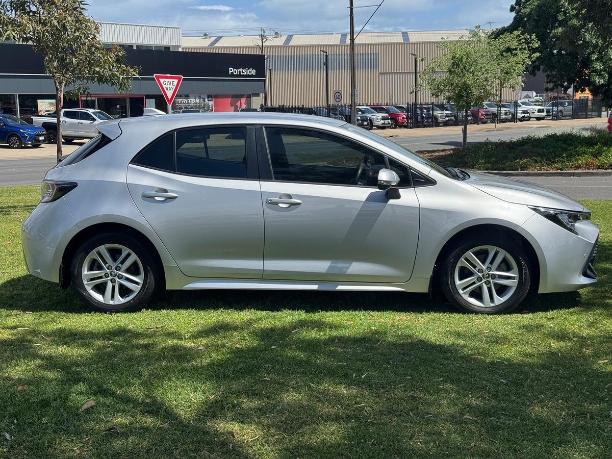 2018 Toyota Corolla Ascent Sport MZEA12R image 7
