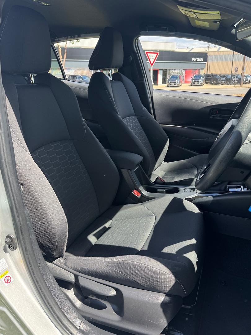 2018 Toyota Corolla Ascent Sport MZEA12R image 17