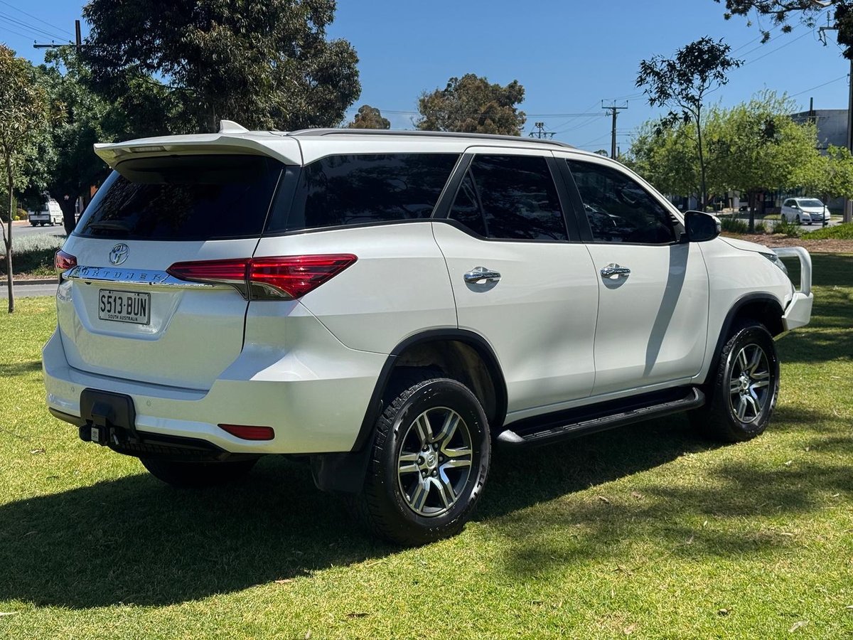 2018 Toyota Fortuner GXL GUN156R 4X4 Dual Range image 7