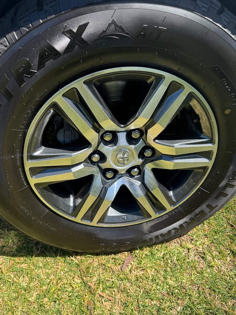 2018 Toyota Fortuner GXL GUN156R 4X4 Dual Range image 10