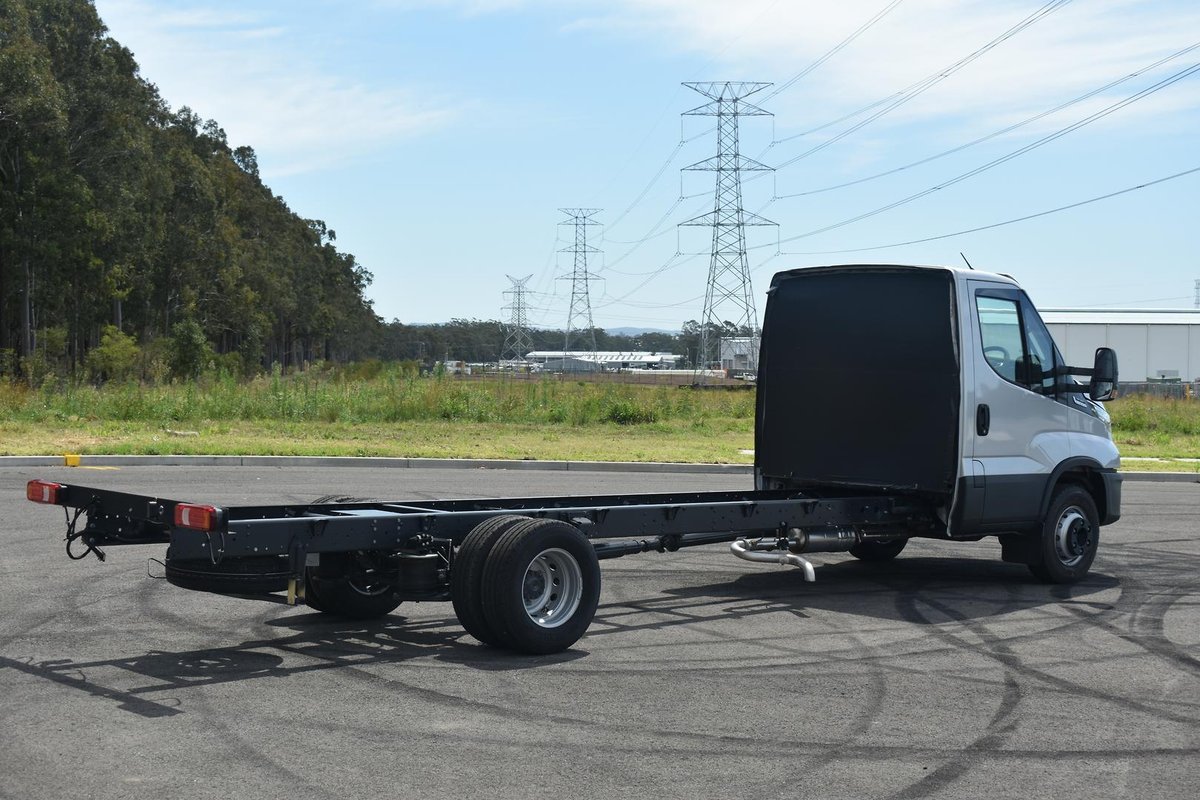 2025 Iveco Daily 70C21 image 5
