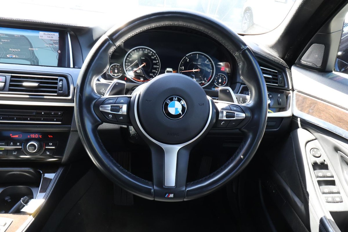 2016 BMW 5 Series 535d M Sport F10 LCI image 10