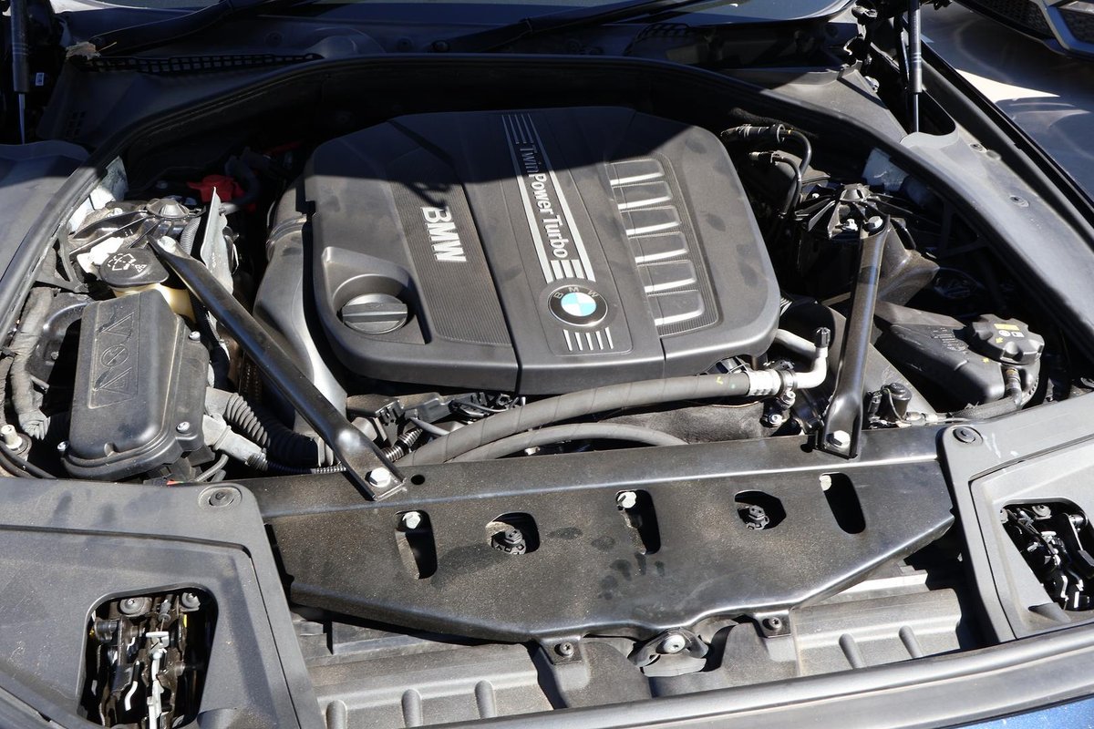 2016 BMW 5 Series 535d M Sport F10 LCI image 33