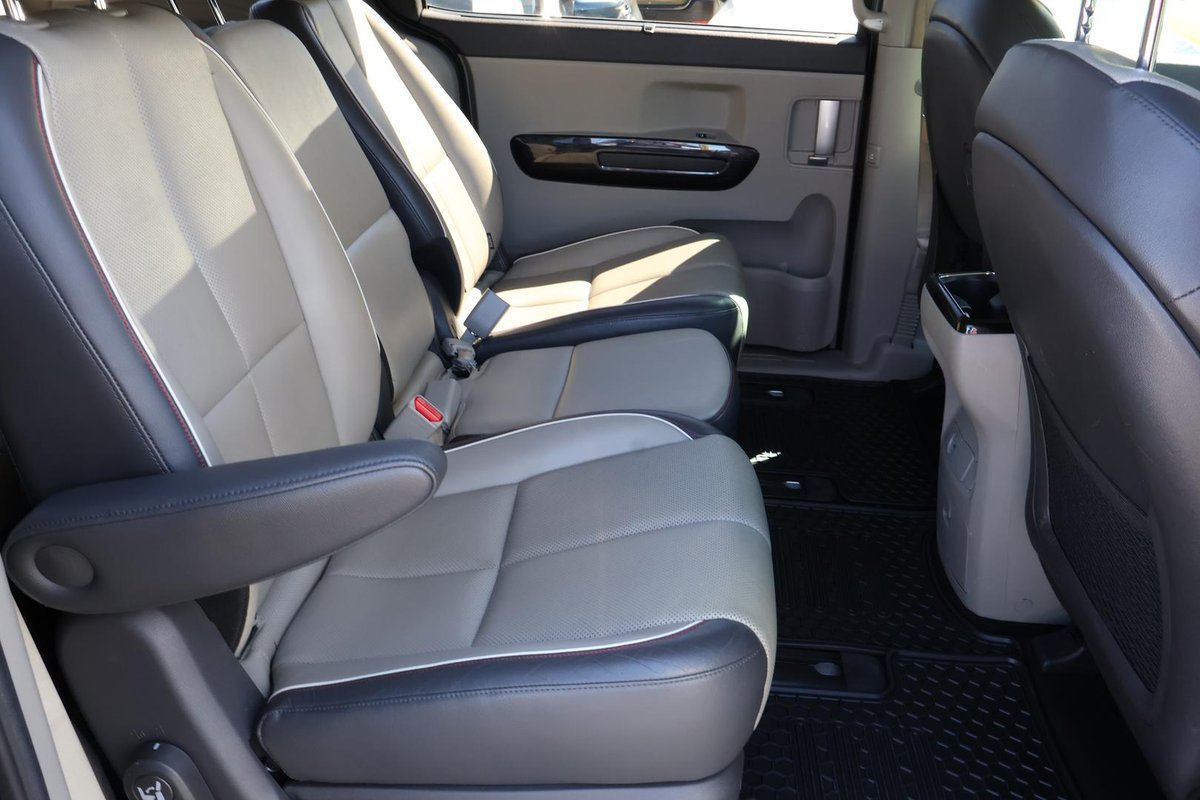 2015 Kia Carnival Platinum YP MY15 image 22