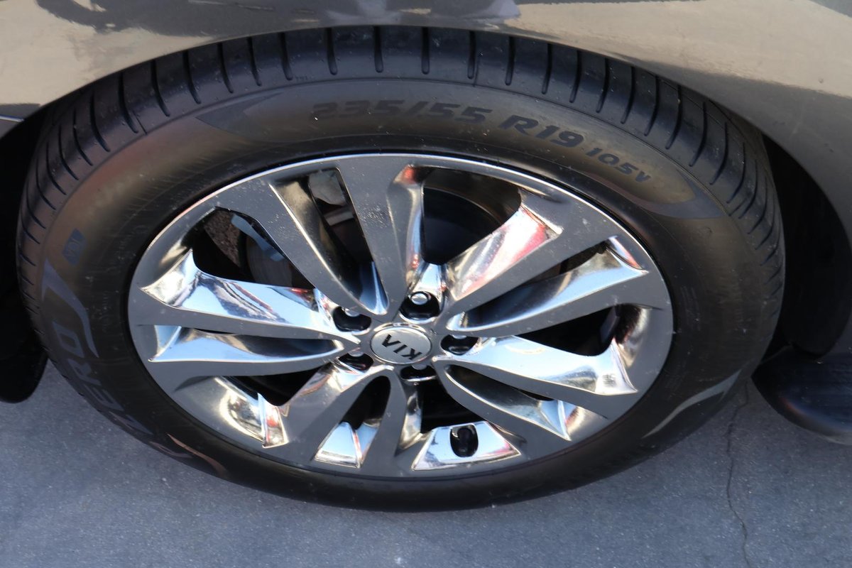 2015 Kia Carnival Platinum YP MY15 image 28