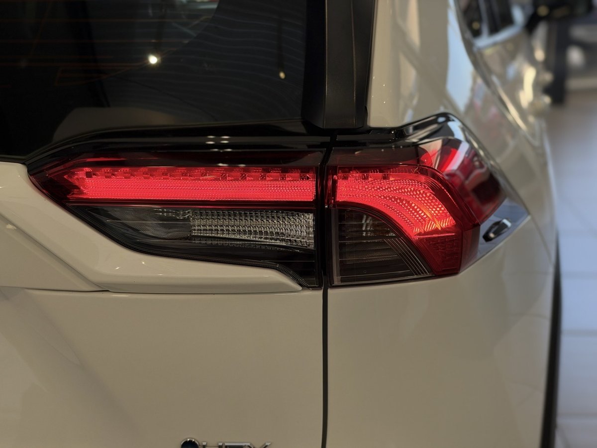 2025 Toyota RAV4 GX AXAH52R image 8