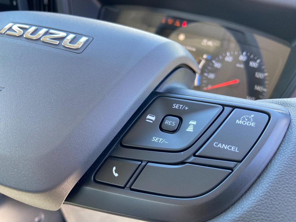 2026 Isuzu Nlr image 20