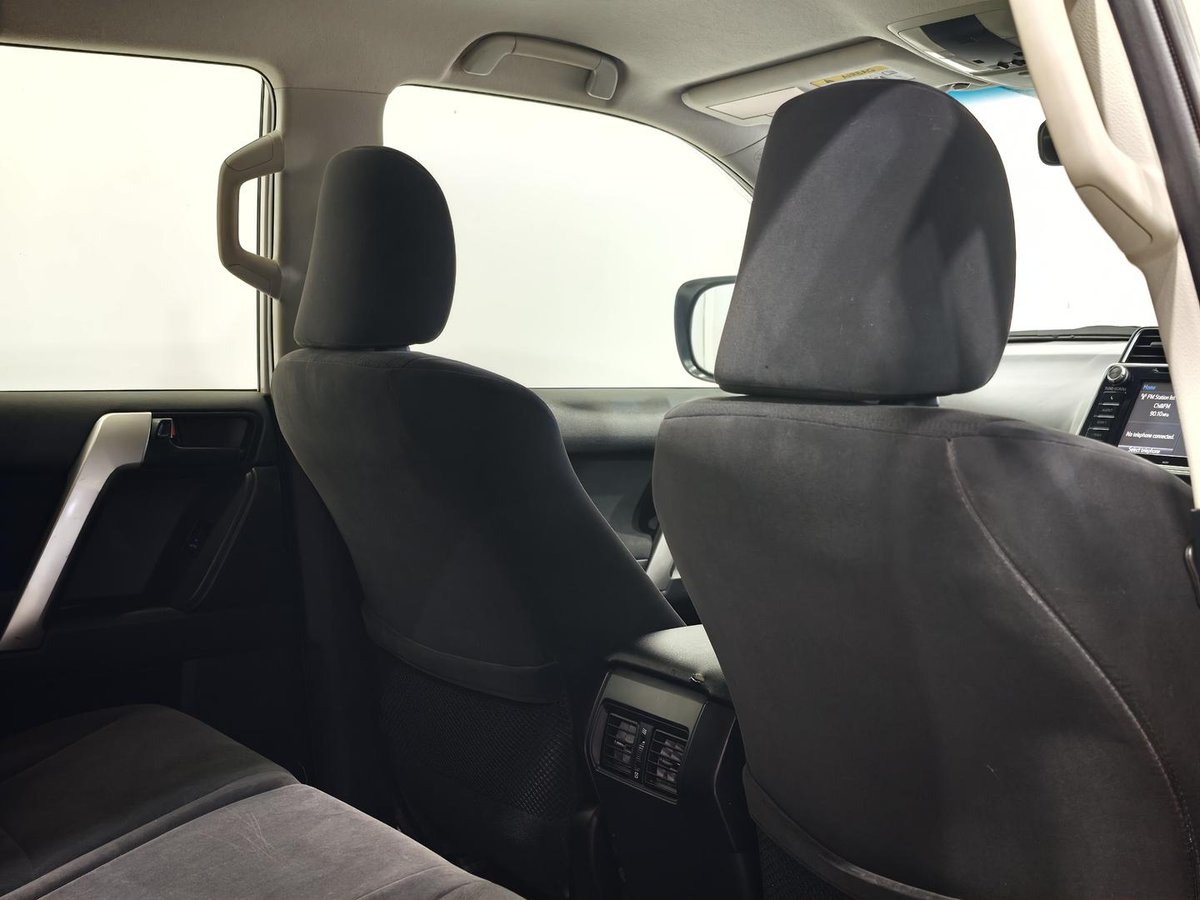 2018 Toyota Landcruiser Prado GX GDJ150R 4X4 Dual Range image 18