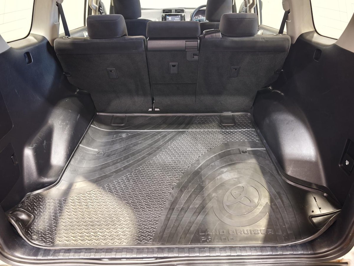 2018 Toyota Landcruiser Prado GX GDJ150R 4X4 Dual Range image 19