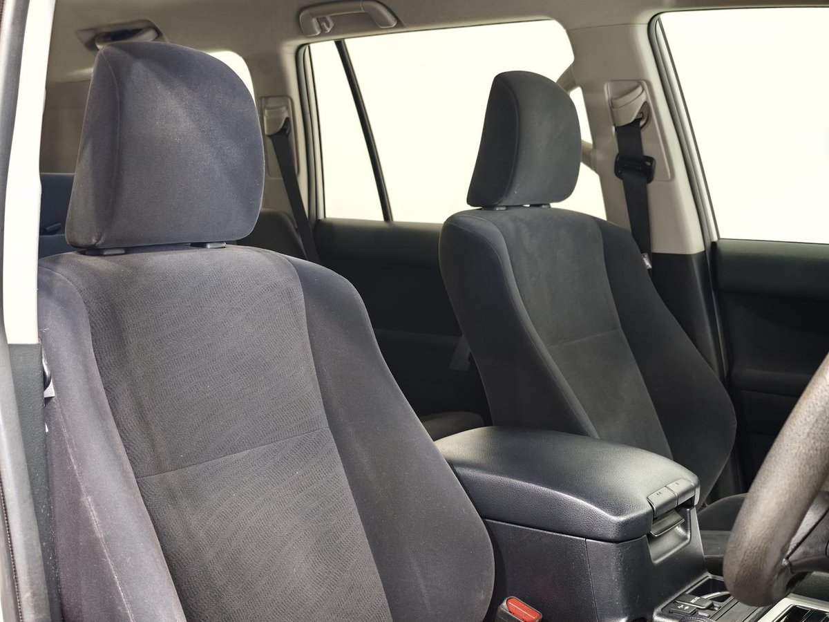2018 Toyota Landcruiser Prado GX GDJ150R 4X4 Dual Range image 6