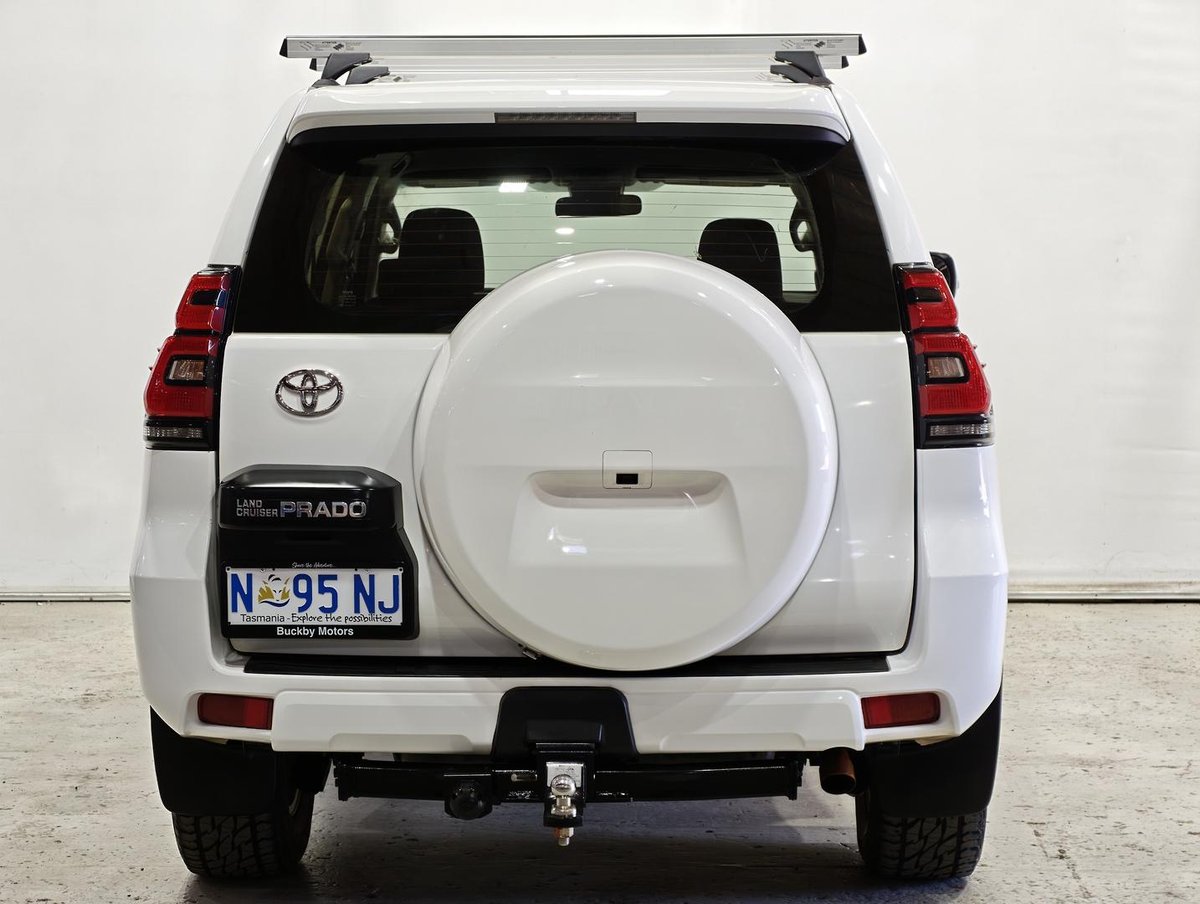 2018 Toyota Landcruiser Prado GX GDJ150R 4X4 Dual Range image 3