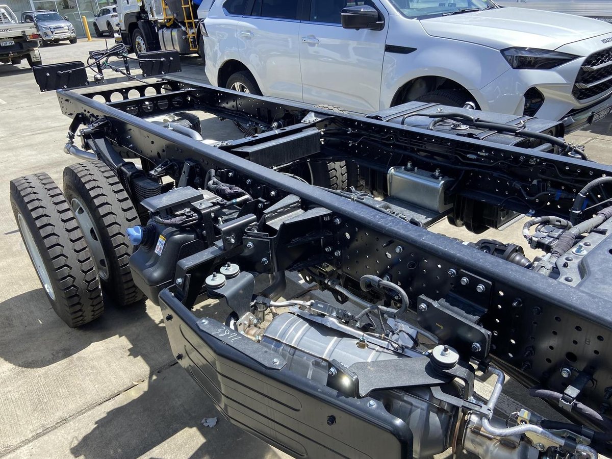 2026 Isuzu Nqs 80-175 Dt D34 Cab Chassis image 7