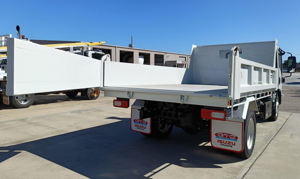 2026 Isuzu N Series NQR 88/80-190 AM D38 Tipper image 6