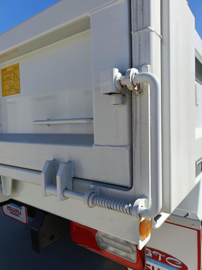 2026 Isuzu N Series NQR 88/80-190 AM D38 Tipper image 9