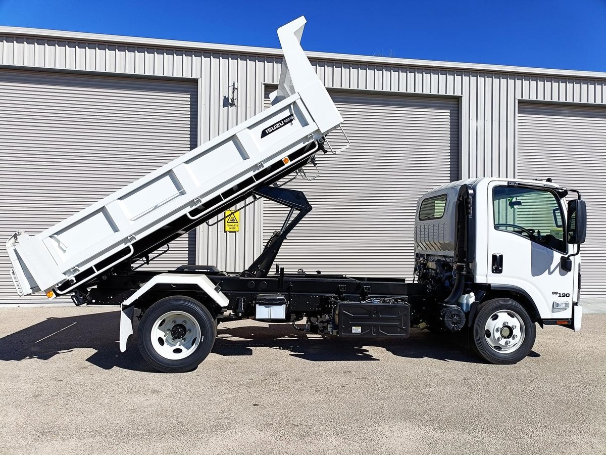 2026 Isuzu N Series NQR 88/80-190 AM D38 Tipper image 10