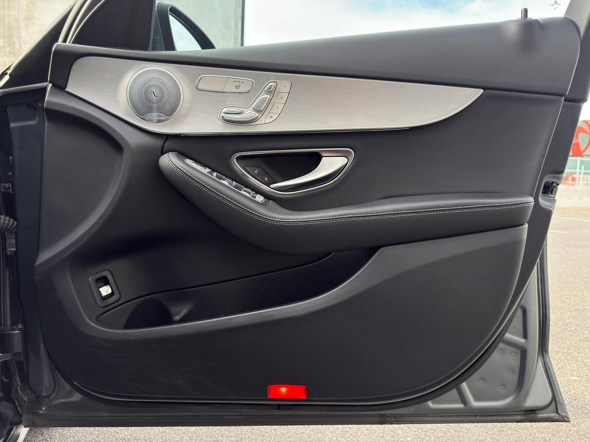 2019 Mercedes-Benz C-Class C300 W205 image 30