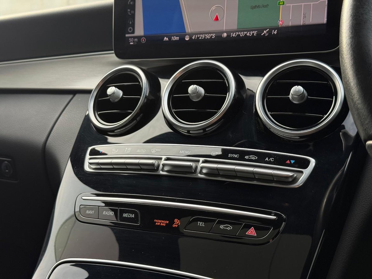 2019 Mercedes-Benz C-Class C300 W205 image 9