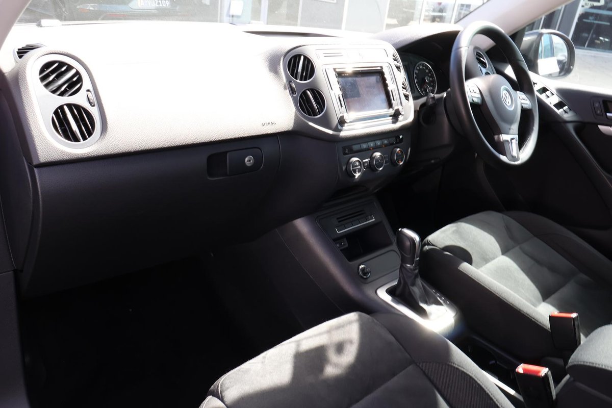 2017 Volkswagen Tiguan image 22
