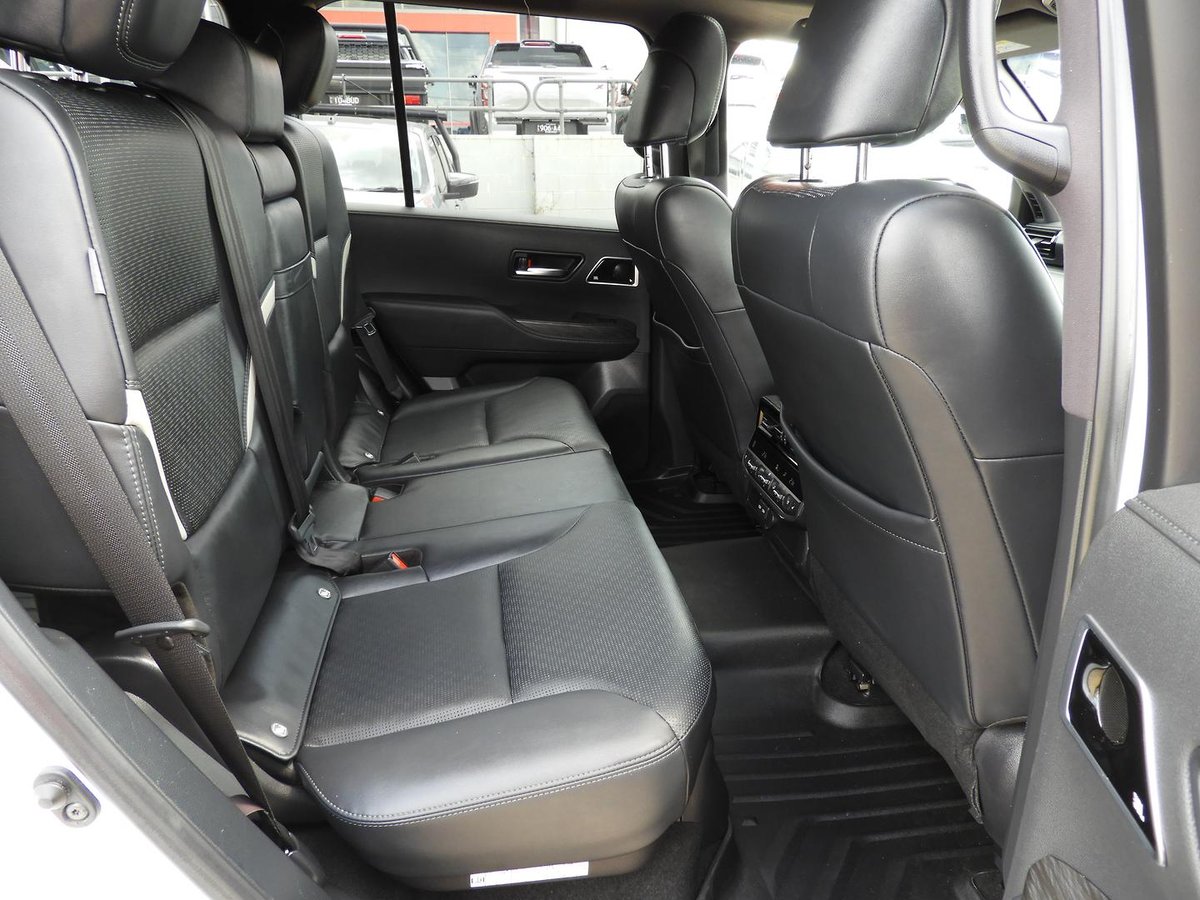 2022 Toyota Landcruiser GR Sport FJA300R 4X4 Dual Range image 10
