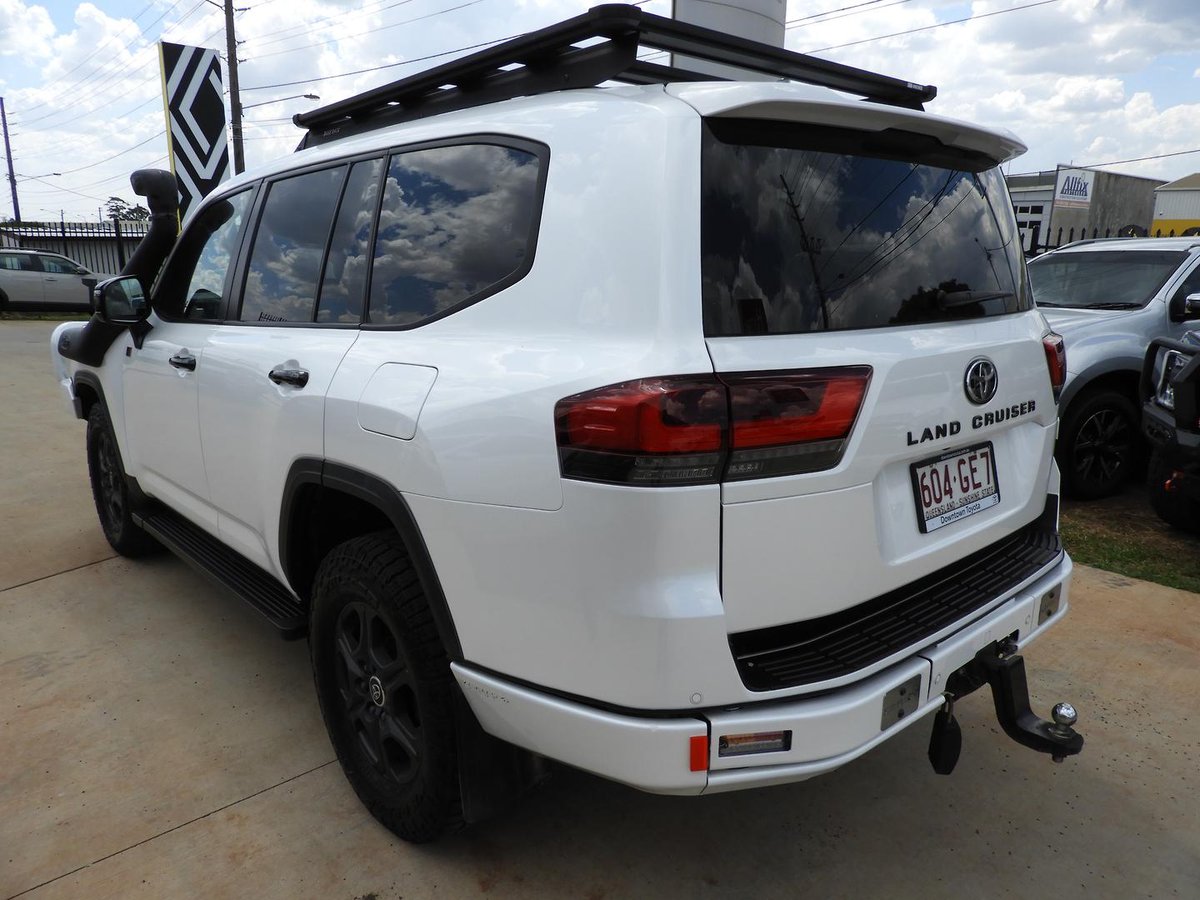 2022 Toyota Landcruiser GR Sport FJA300R 4X4 Dual Range image 4