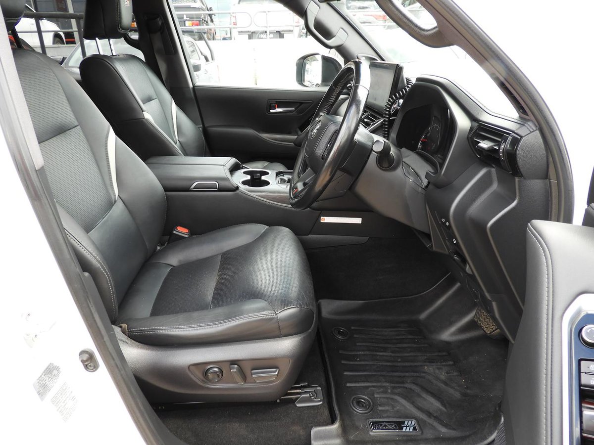 2022 Toyota Landcruiser GR Sport FJA300R 4X4 Dual Range image 8