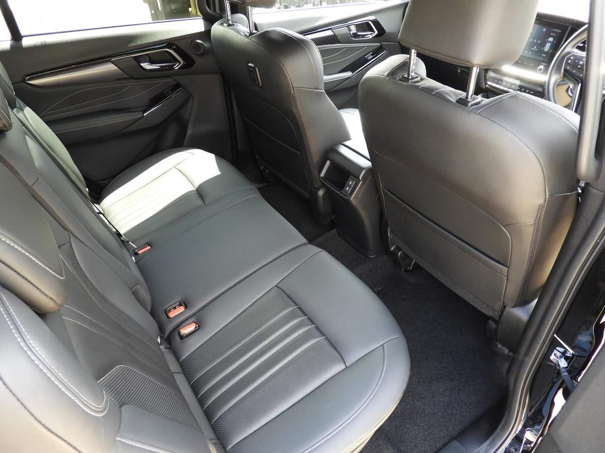 2025 Isuzu MU-X LS-T MY25.5 4X4 Dual Range image 9