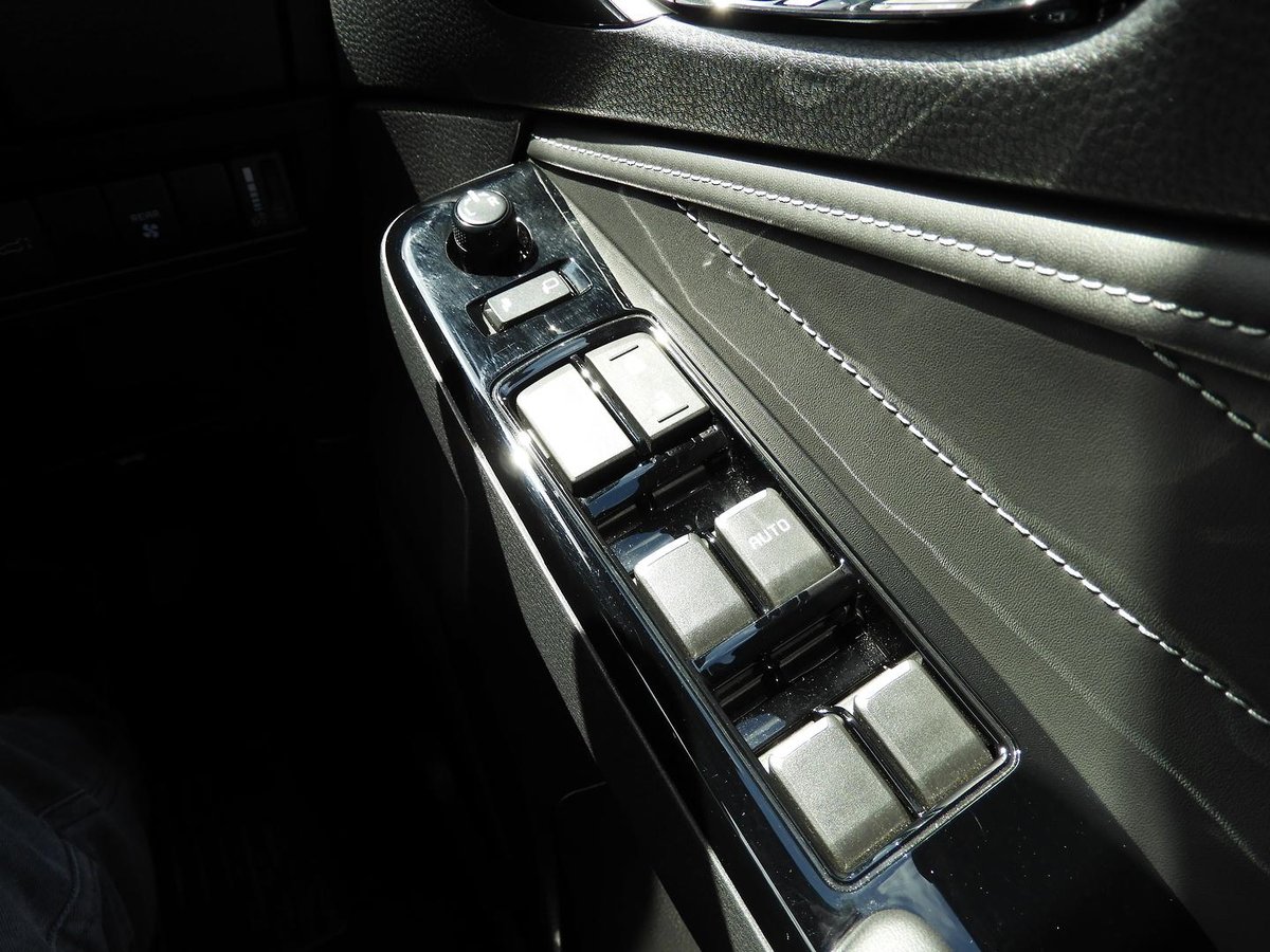 2025 Isuzu MU-X LS-T MY25.5 4X4 Dual Range image 19