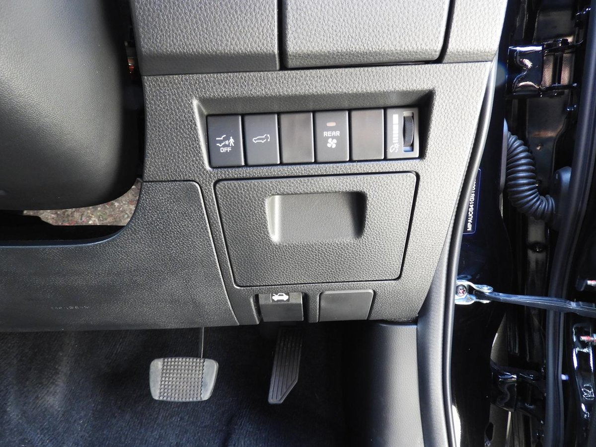 2025 Isuzu MU-X LS-T MY25.5 4X4 Dual Range image 12