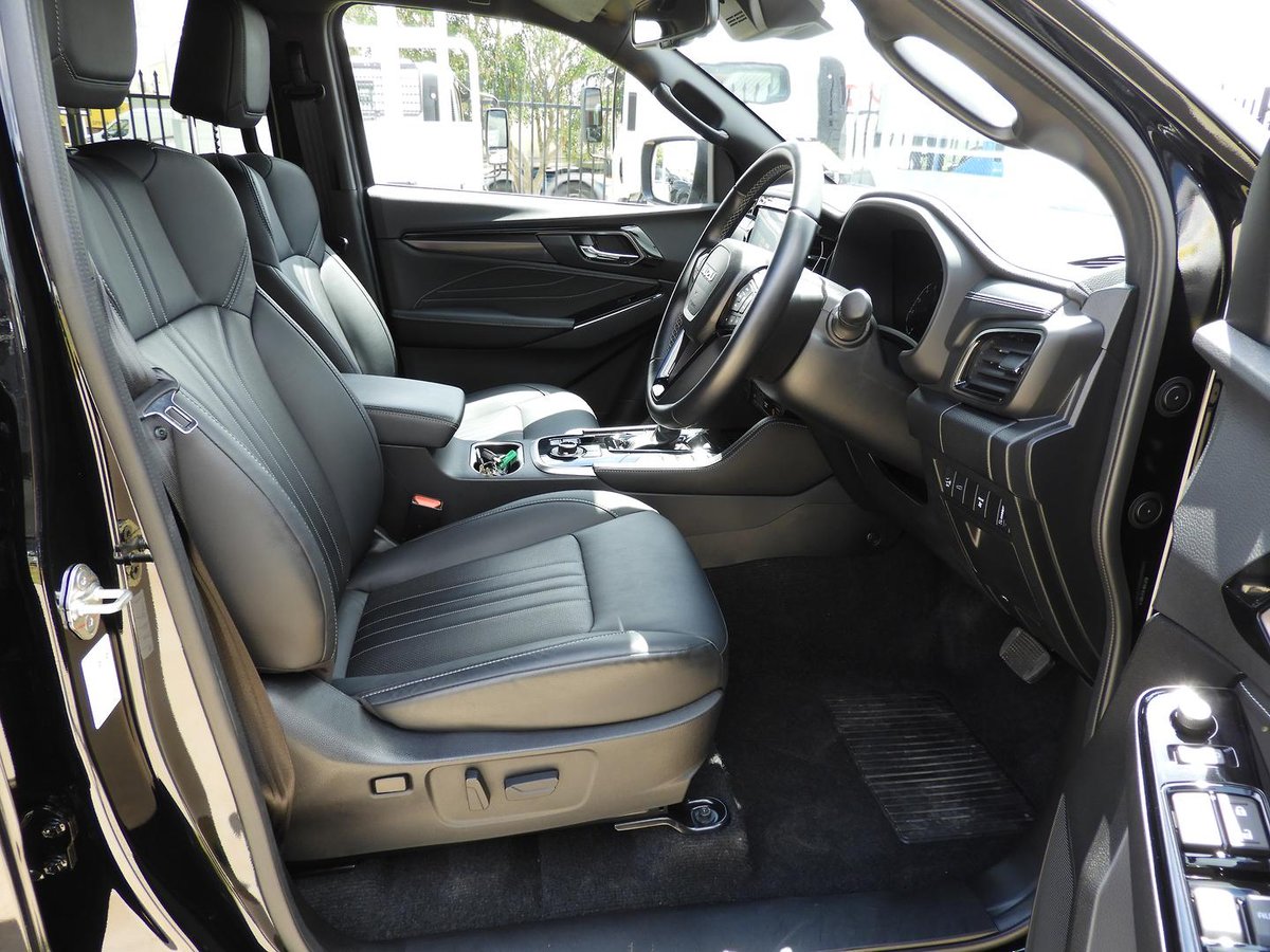 2025 Isuzu MU-X LS-T MY25.5 4X4 Dual Range image 8
