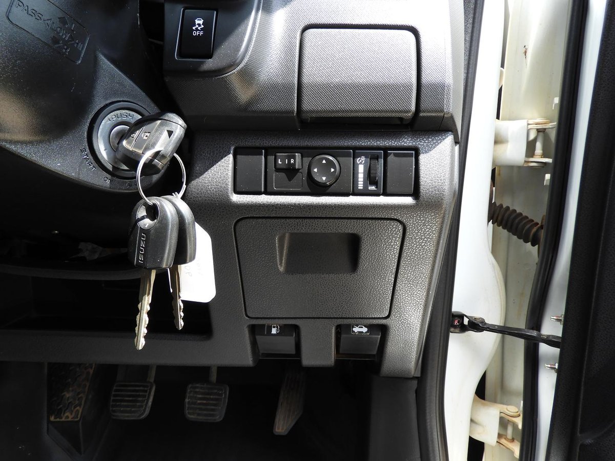 2016 Isuzu D-MAX SX MY15.5 4X4 Dual Range image 11