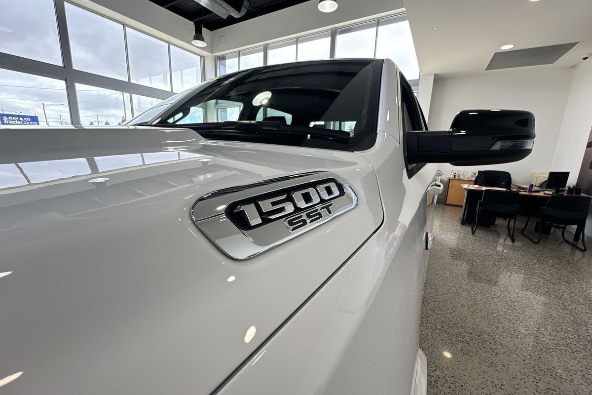 2025 RAM 1500 Laramie Sport Hurricane SO RamBox DT MY25 4X4 Dual Range image 12