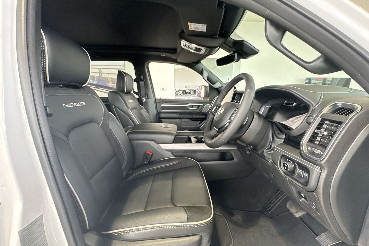 2025 RAM 1500 Laramie Sport Hurricane SO RamBox DT MY25 4X4 Dual Range image 17