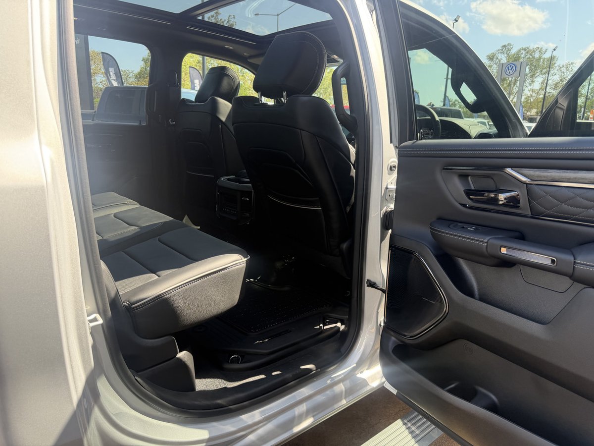 2026 Ram 1500 Limited image 22