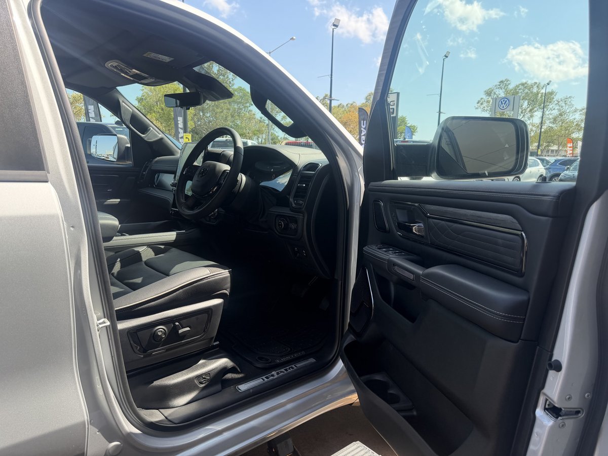 2026 Ram 1500 Limited image 9