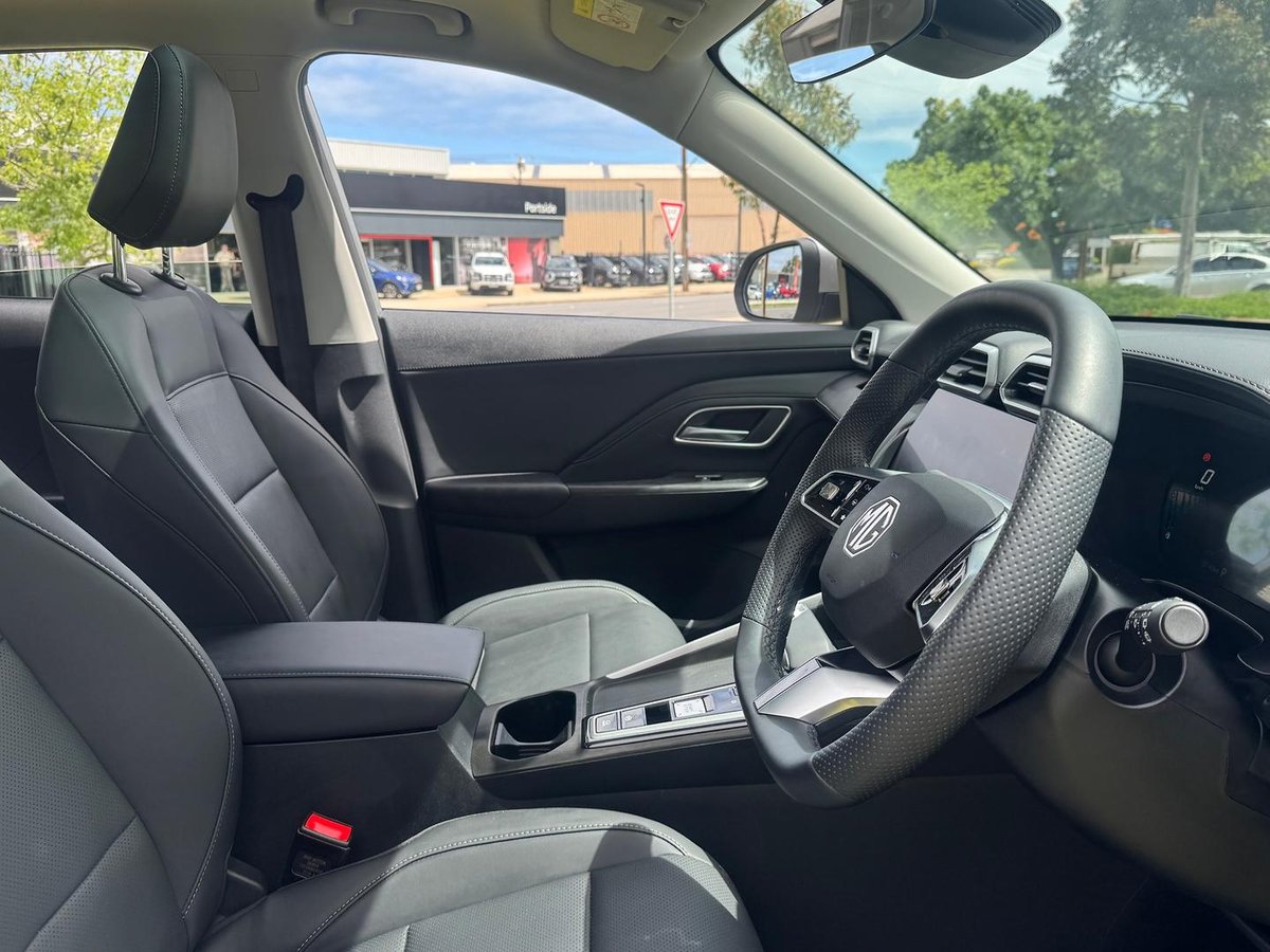2025 MG ZS Essence Hybrid+ ZS32 MY25.5 image 9