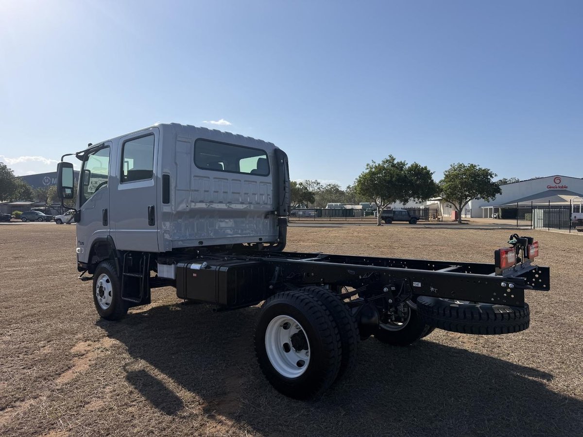 2026 Isuzu N Series image 11