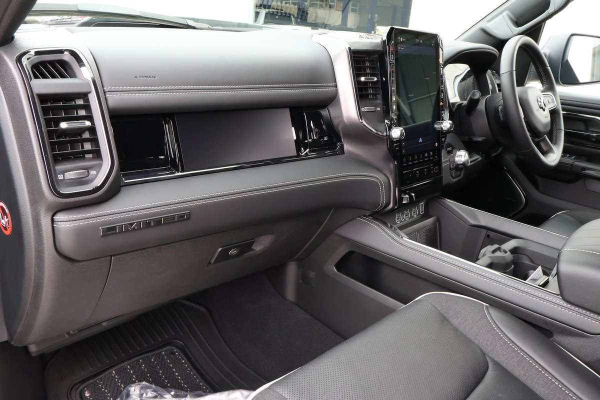 2026 RAM 1500 Limited Hurricane HO RamBox DT MY26 4X4 Dual Range image 31