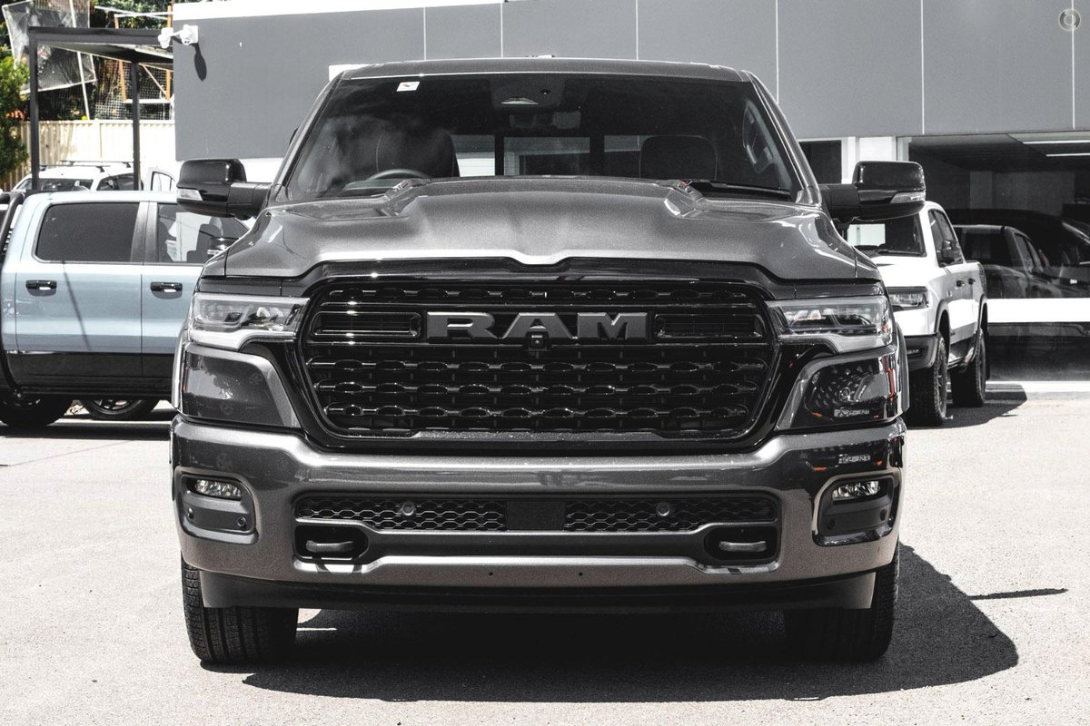2025 RAM 1500 image 3