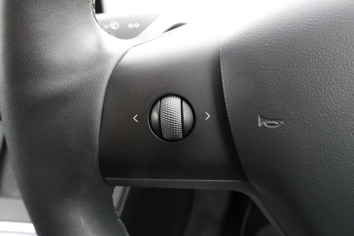 2023 Tesla Model Y Rear-Wheel Drive image 11