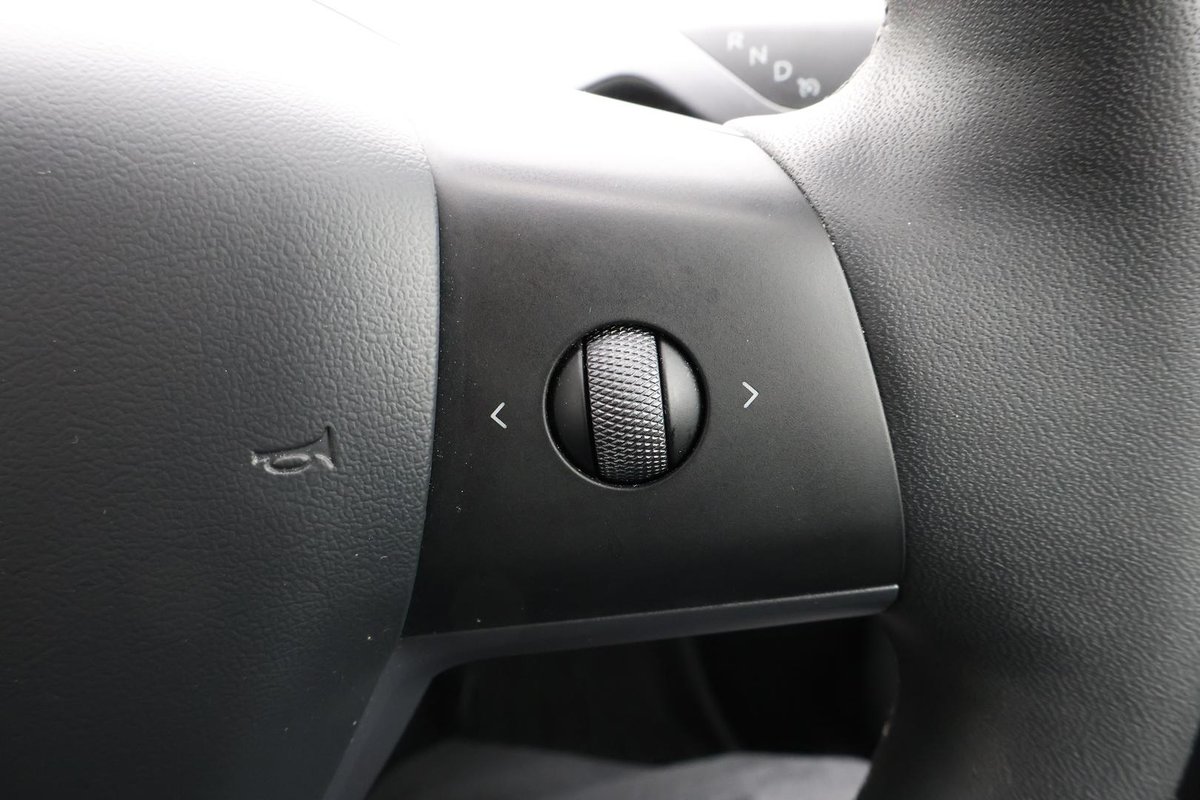 2023 Tesla Model Y Rear-Wheel Drive image 12