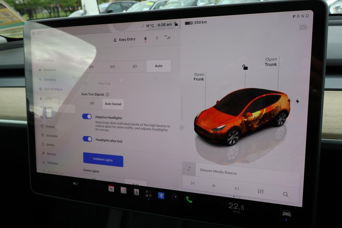 2023 Tesla Model Y Rear-Wheel Drive image 14