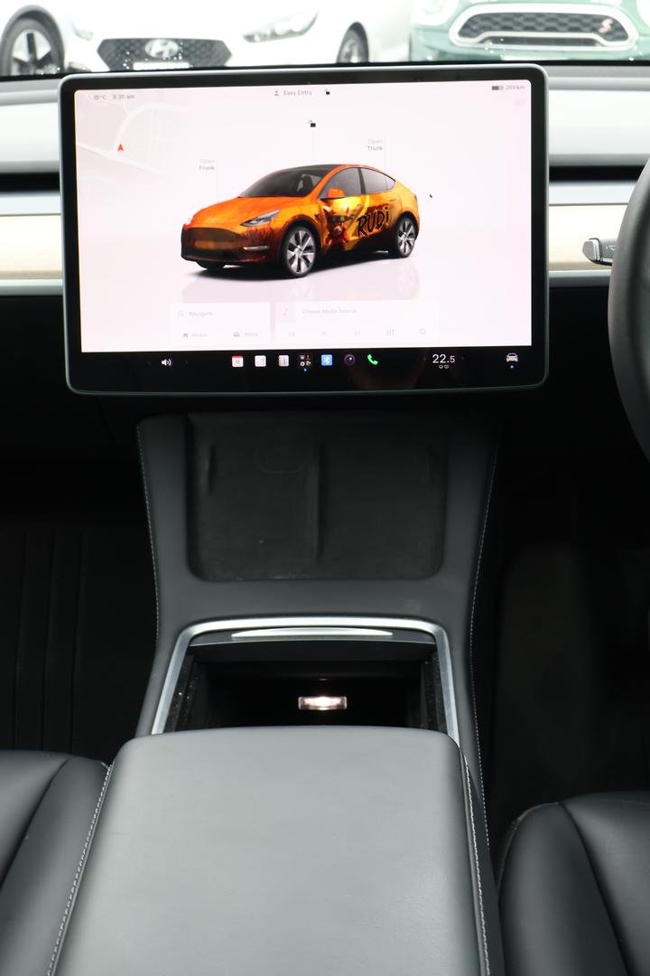 2023 Tesla Model Y Rear-Wheel Drive image 19