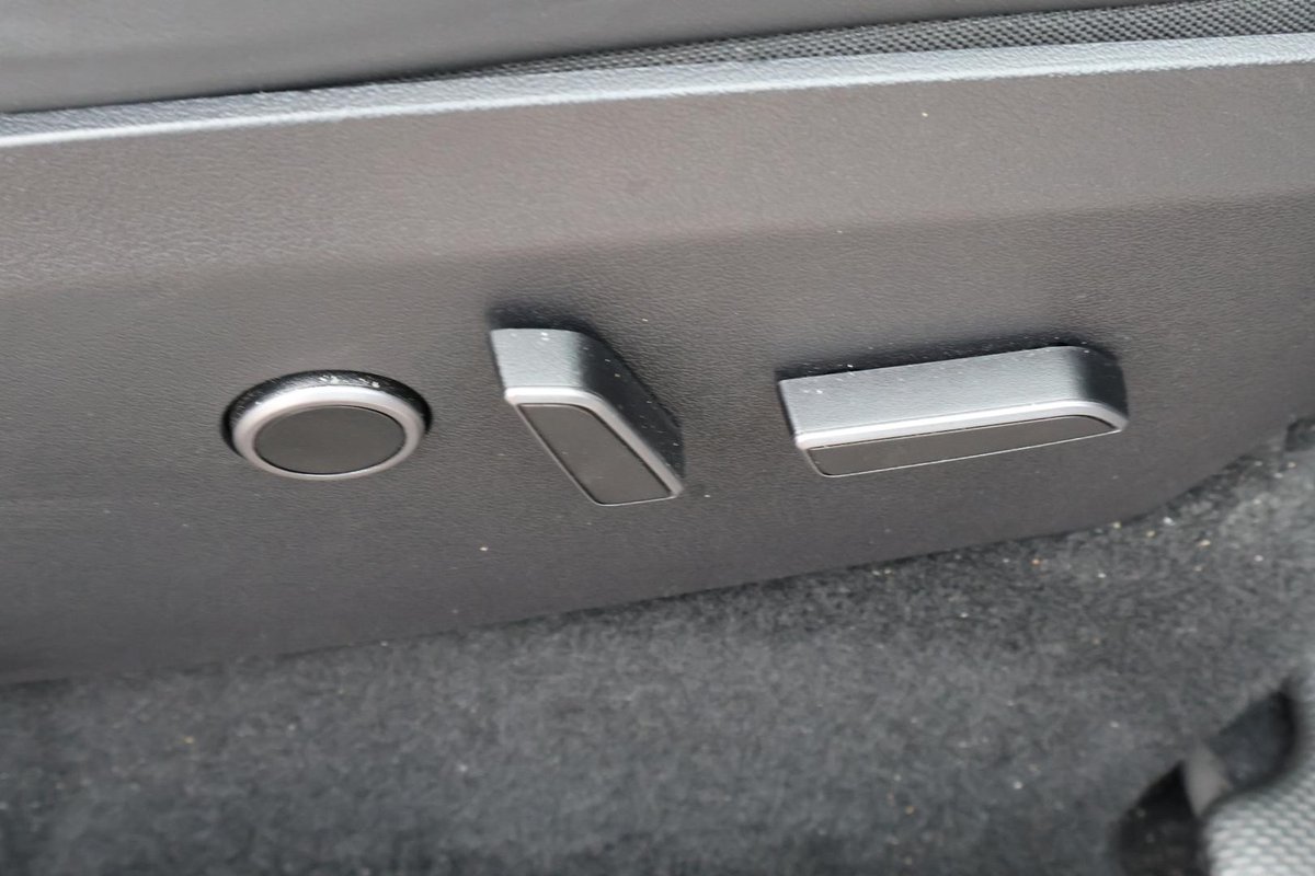2023 Tesla Model Y Rear-Wheel Drive image 21