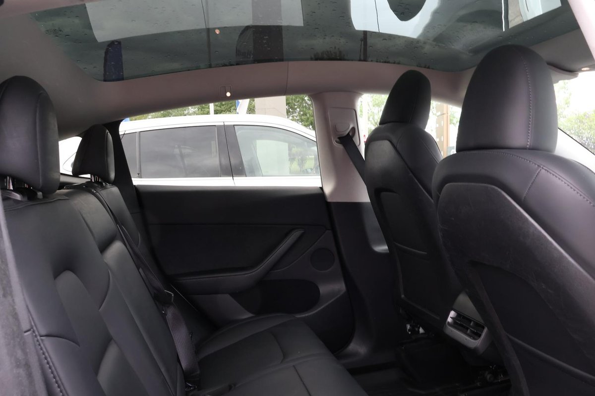 2023 Tesla Model Y Rear-Wheel Drive image 22