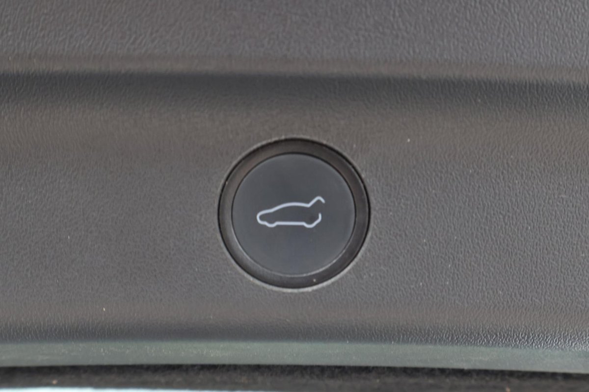 2023 Tesla Model Y Rear-Wheel Drive image 28