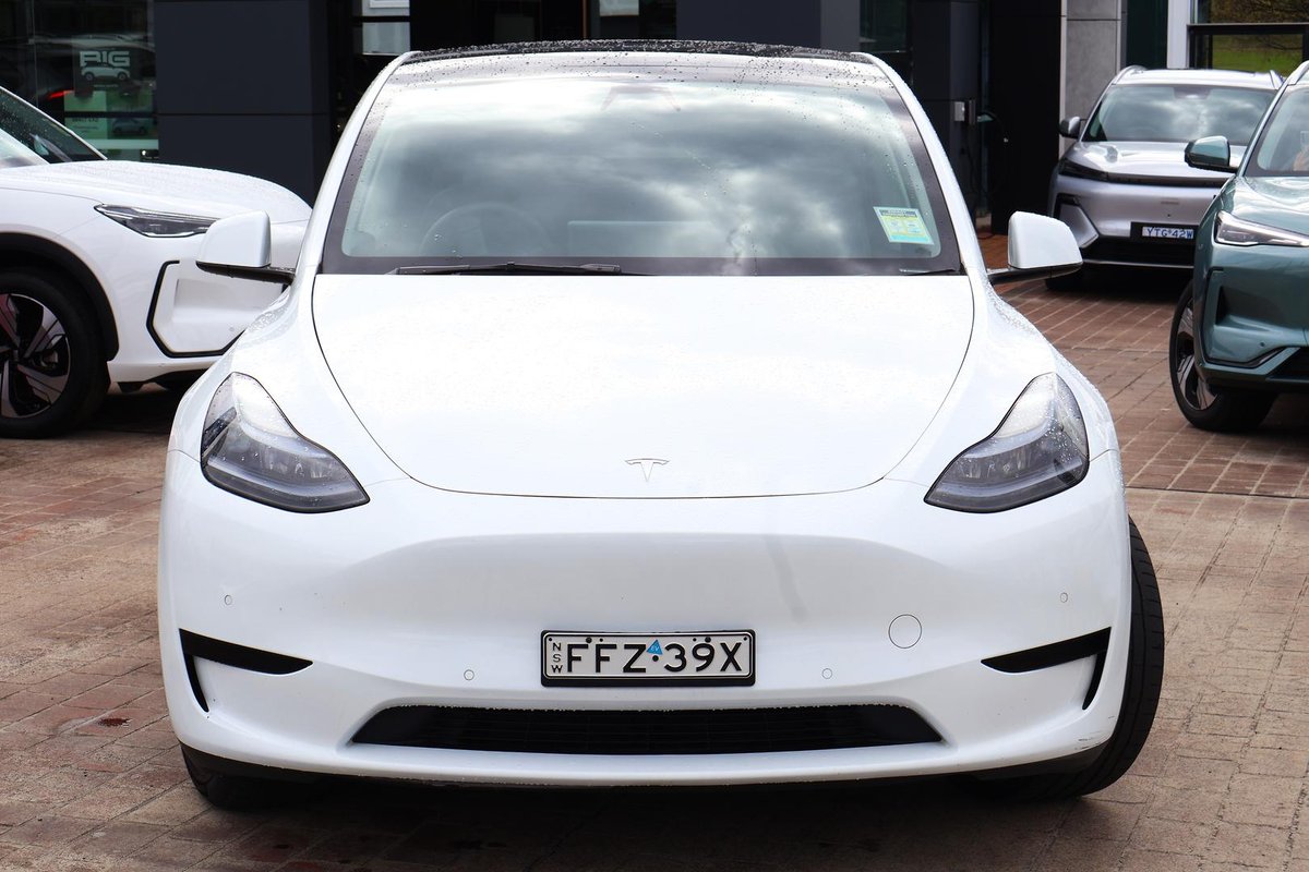 2023 Tesla Model Y Rear-Wheel Drive image 2
