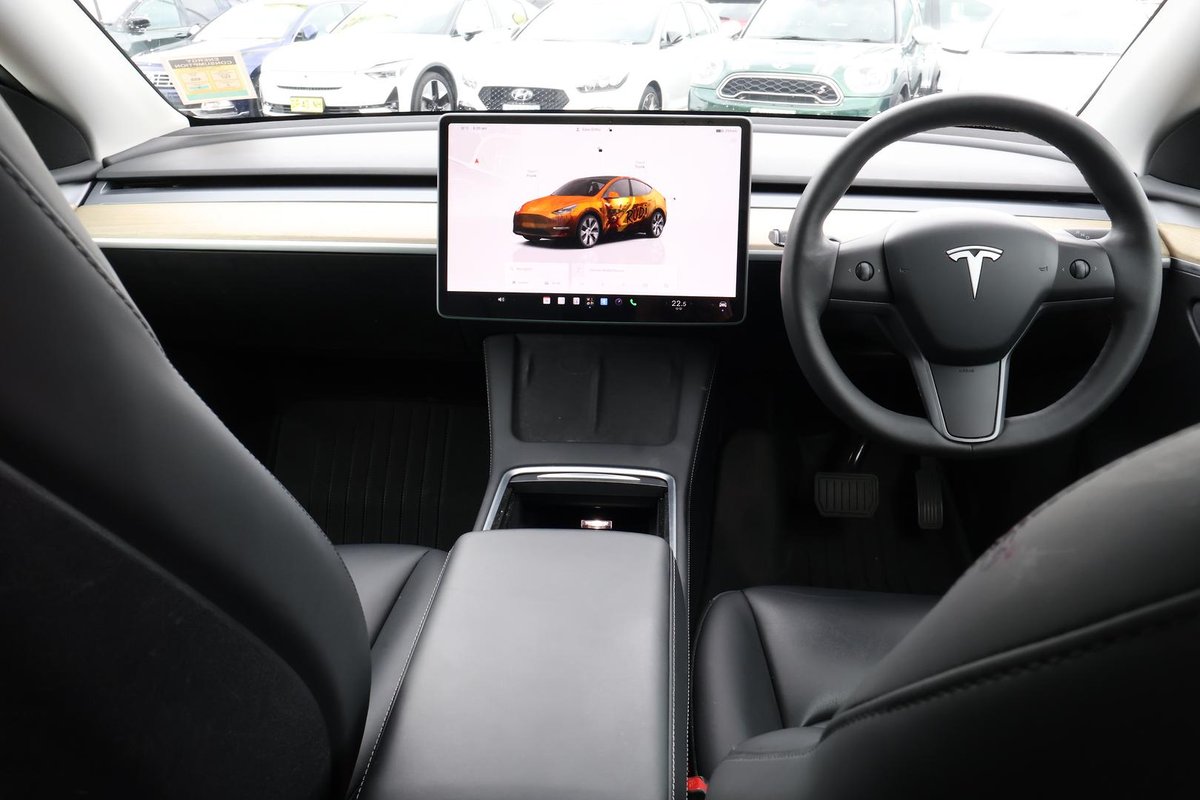 2023 Tesla Model Y Rear-Wheel Drive image 9